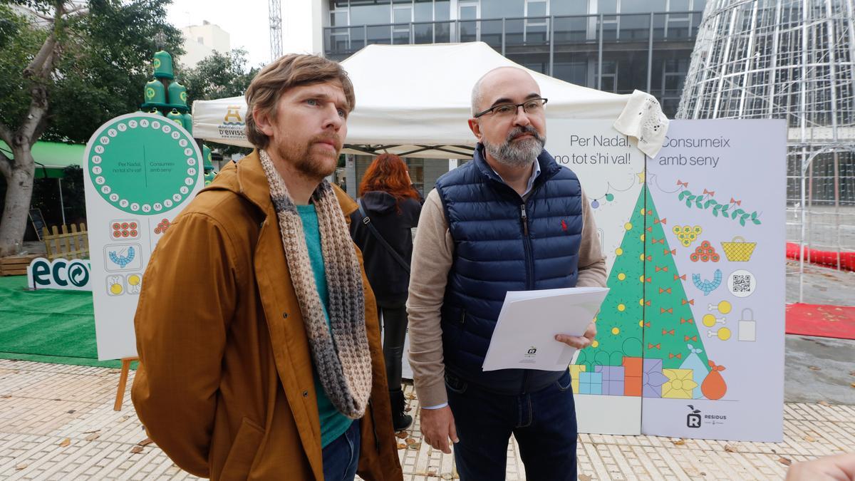 Jordi Salewski y Vicent Roig presentan la campaña informativa.