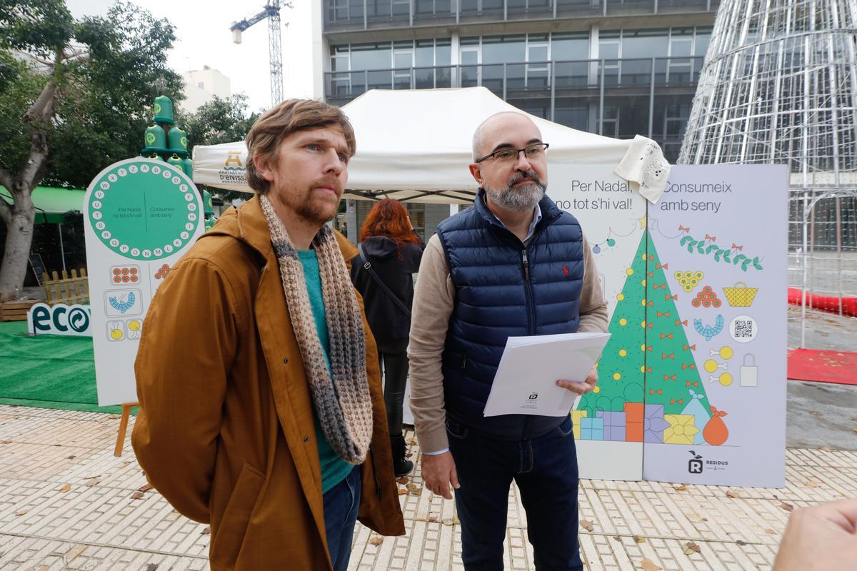Jordi Salewski y Vicent Roig presentan la campaña informativa.