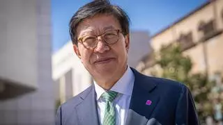 Park Heong-joon, alcalde de Busán (Corea): "Barcelona es un modelo de futuro para Busán"