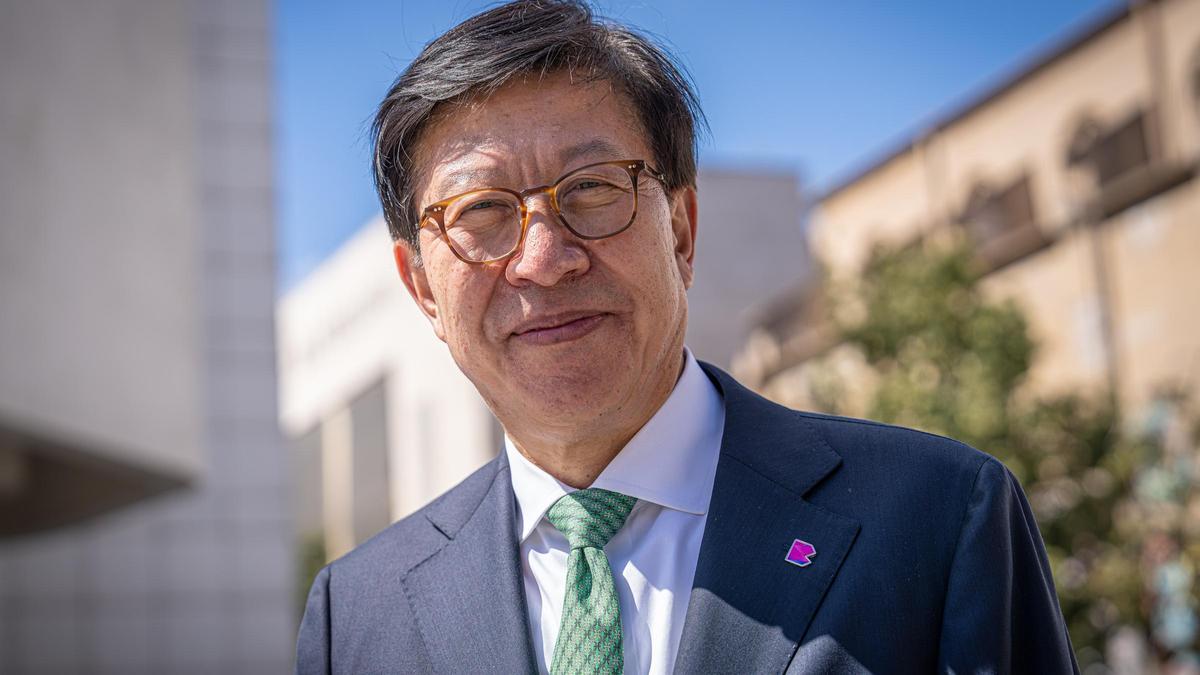 El alcalde de Busan, Park Heong-joon, en visita en Barcelona