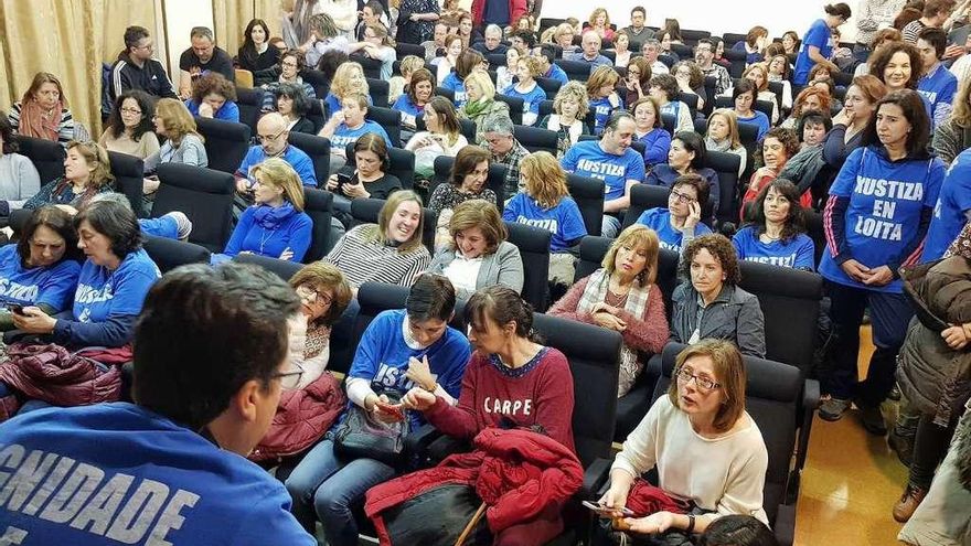 Asamblea de los tres sindicatos que no apoyaron el preacuerdo celebrada ayer.