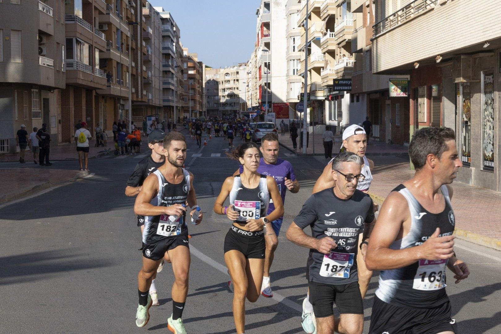 Así fue en imágenes una nueva edición de la carrera solidaria de AFA Torrevieja