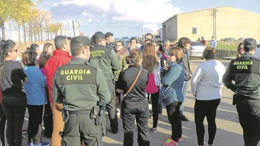 Unos 700 vecinos participan en la batida para buscar a Benito Calvo en La Coronada