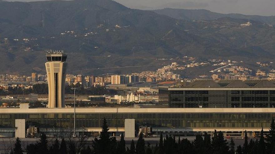 La torre de control del aeropuerto de Málaga.