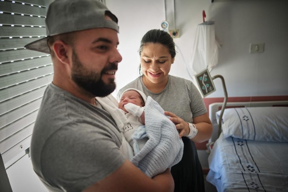 Pedro, el primer niño nacido en 2020 en Tenerife