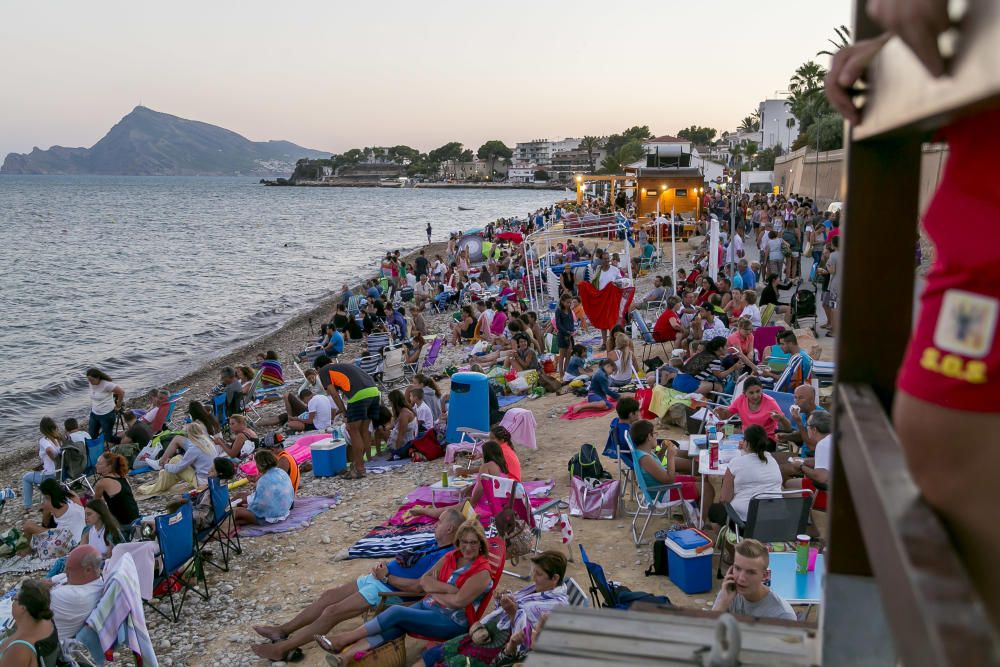 El Castell de l’Olla volvió a encandilar a miles de personas en Altea