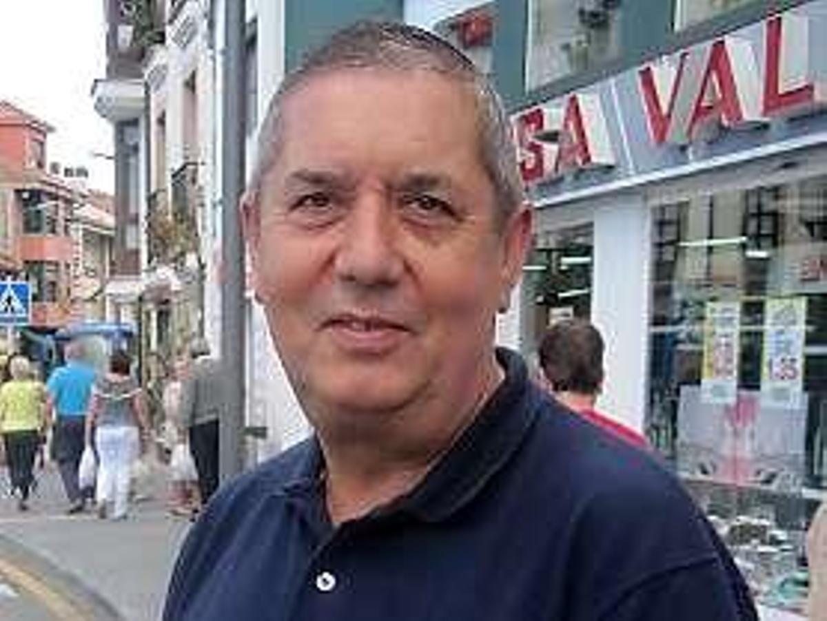 Colunga pasa de banderas
