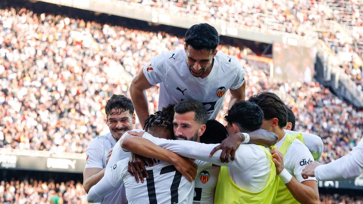 Así fue la celebración del Valencia CF tras ganar a Osasuna