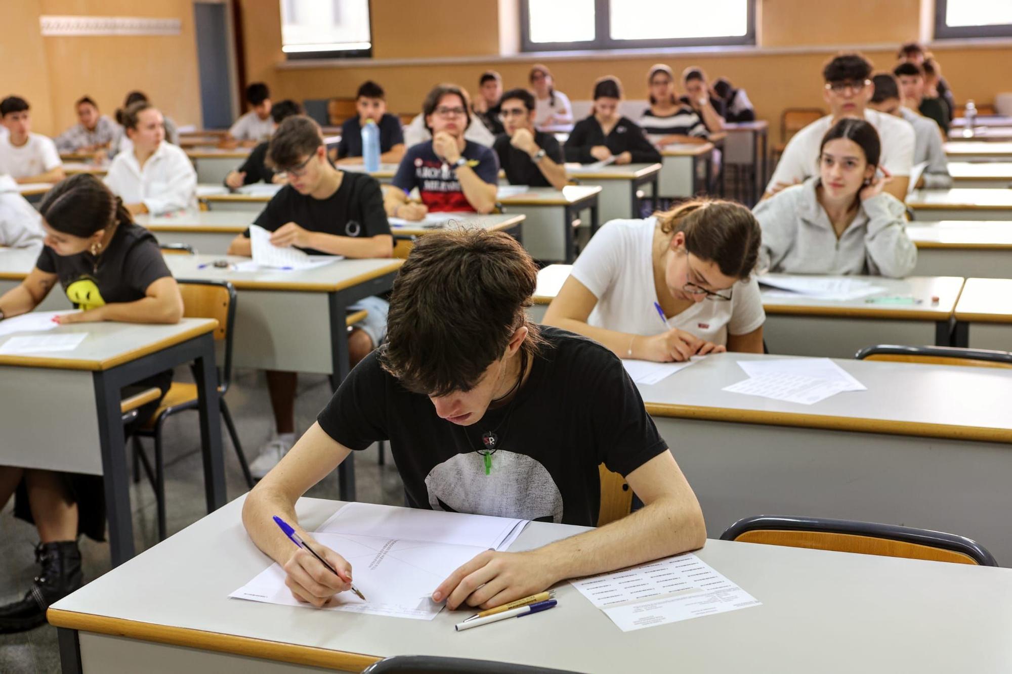 Exámenes acceso a la universidad en el Edificio de la UPV del Campus de Alcoy