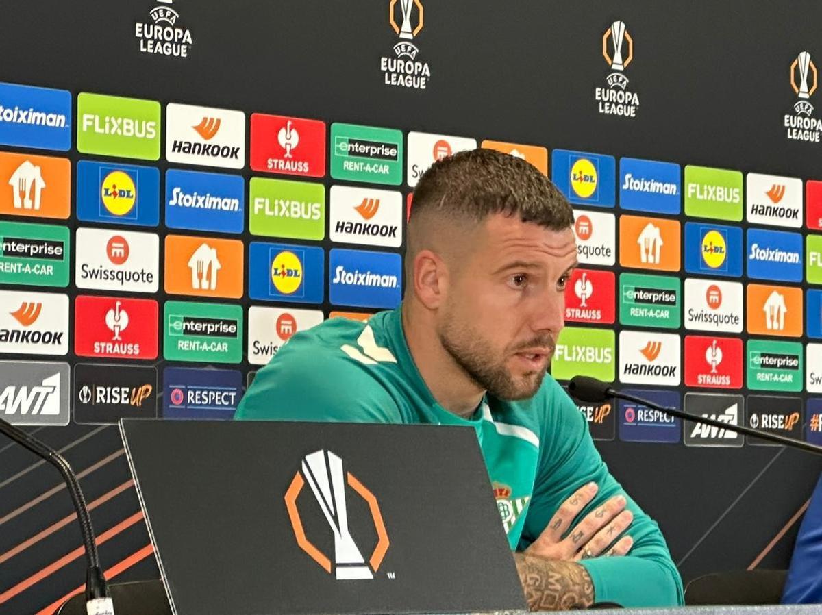 Aitor Ruibal, en la rueda de prensa previa en el Spyros Louis entre Panathinaikos y Betis en la Europa League