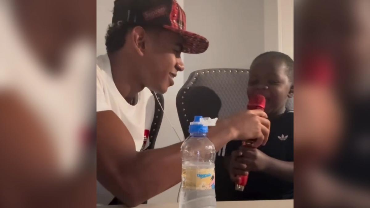 Lamine y su hermano se acuerdan de Shakira