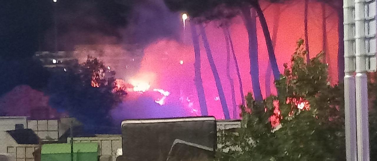 Incendi en una planta de compostatge a Calonge