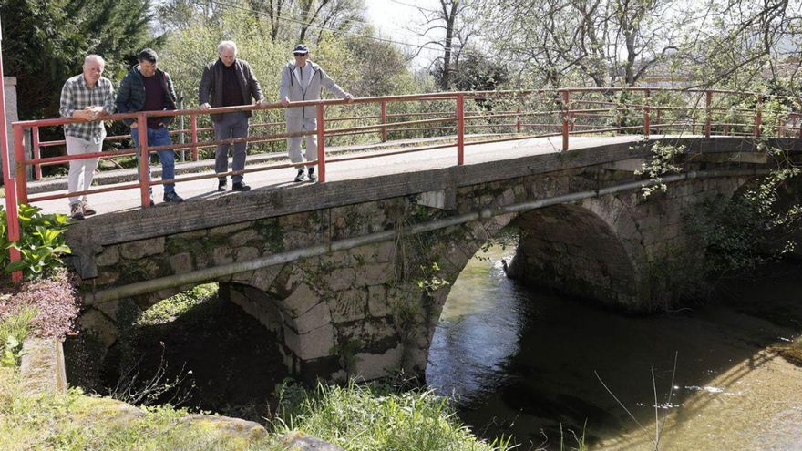 Afectados por las riadas piden que se destaponen los puentes sobre el río Miñor