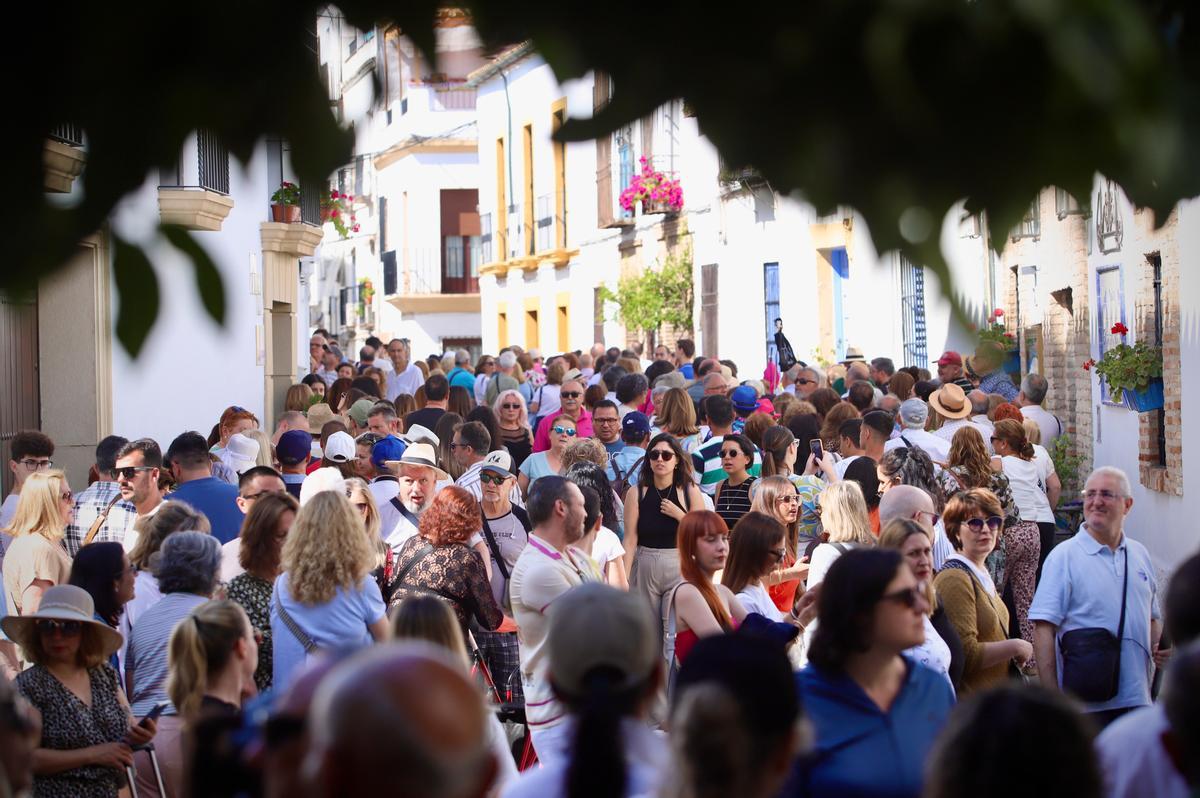 Ultimo dia de Patios en Córdoba colas y ambiente en san basilio