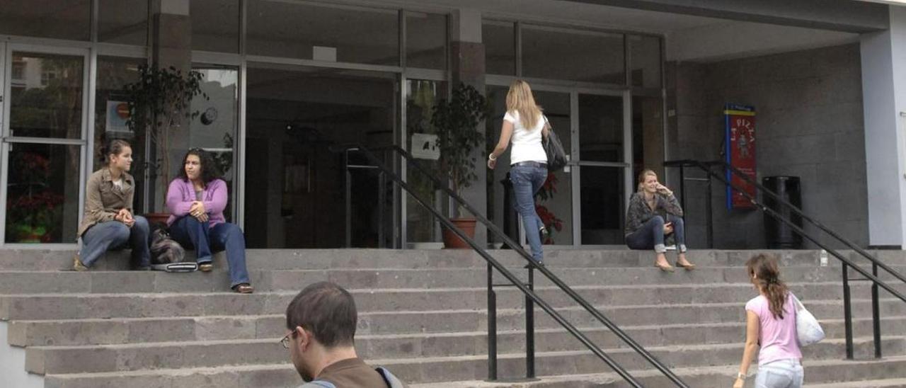 Edificio de Humanidades Millares Carló, que ubica a la Facultad de Filología de la ULPGC, en el Campus del Obelisco. | | ANDRÉS CRUZ