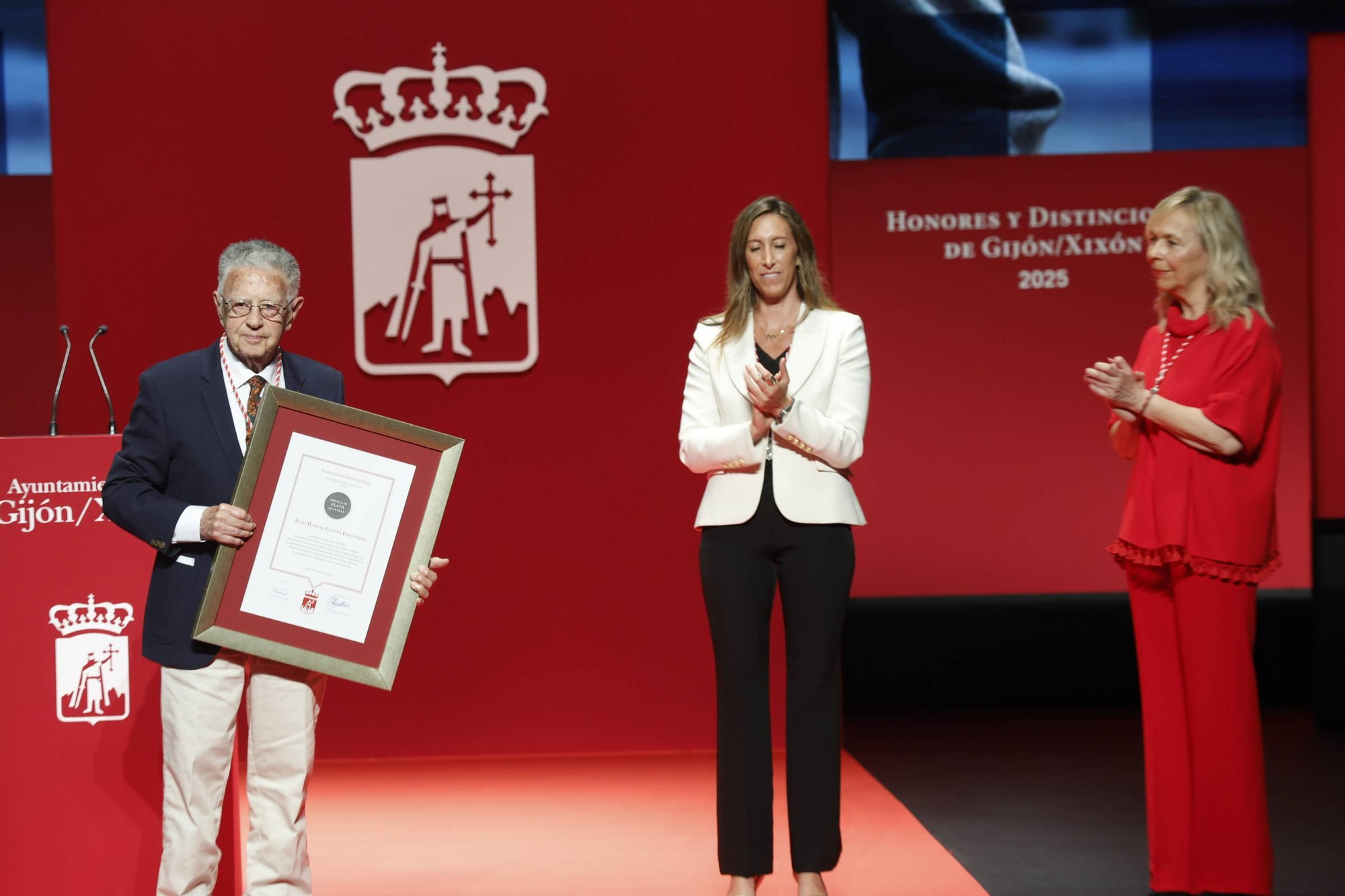 La entrega de medallas y distinciones de Gijón, en imágenes