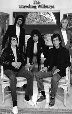Tom Petty formó parte también del supergrupo Travelling Wilburys, junto a Bob Dylan, George Harrison, Jeff Lynne y Roy Orbison. Con ellos grabó dos discos.