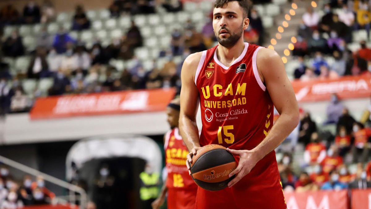 Emanuel Cate, con el UCAM Murcia, durante la temporada 2021-2022.