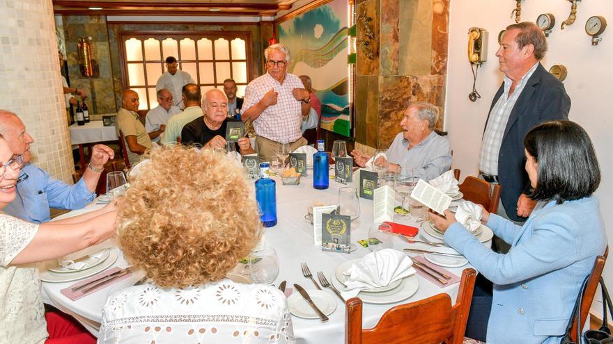 La tertulia del jueves en El Pote cumple 45 años