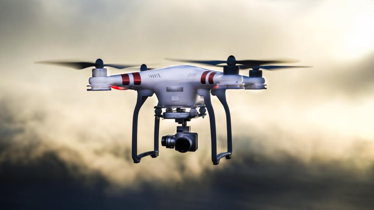 Un ladrón emplea un dron para robar en cuatro casas de la capital
