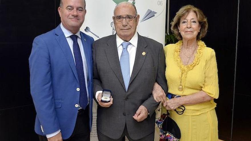 El doctor José María Jiménez Nieto ha recibido la Medalla de Oro de la Asociación Española Contra el Cáncer (AECC).