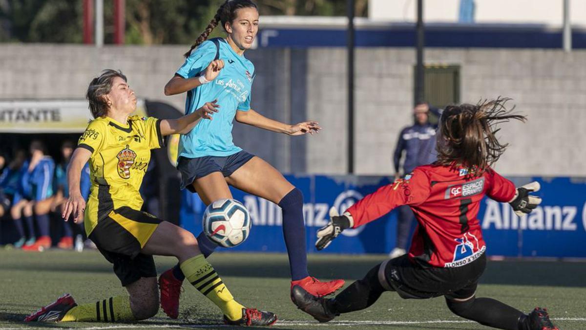 Fara Antolín, durante una disputa de las azules. |  // FDV