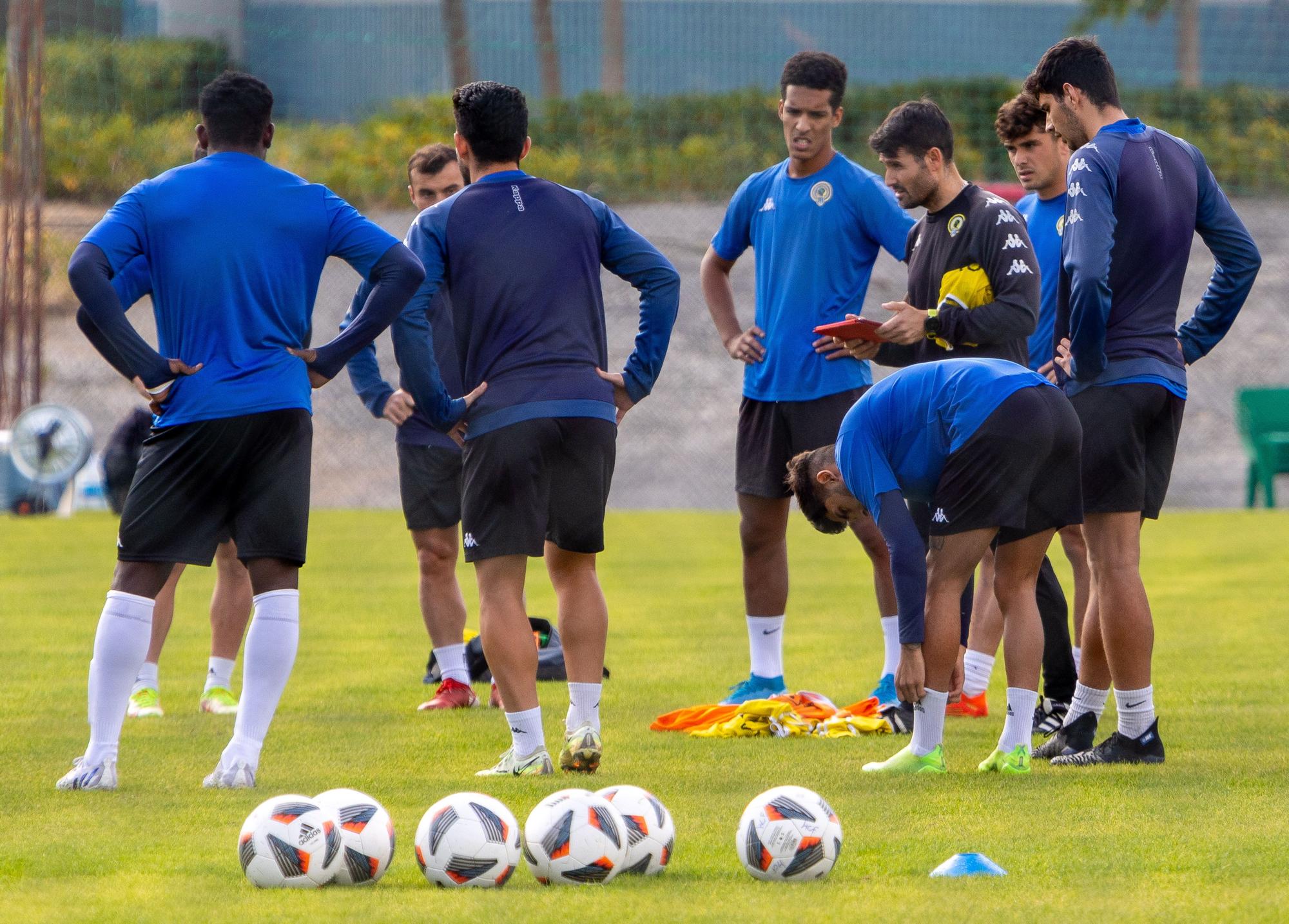 Primer entrenamiento de Lolo Escobar, nuevo entrenador del Hércules