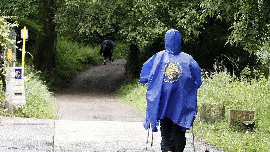 Tenían prohibido acercarse y los pillaron haciendo juntos el Camino de Santiago