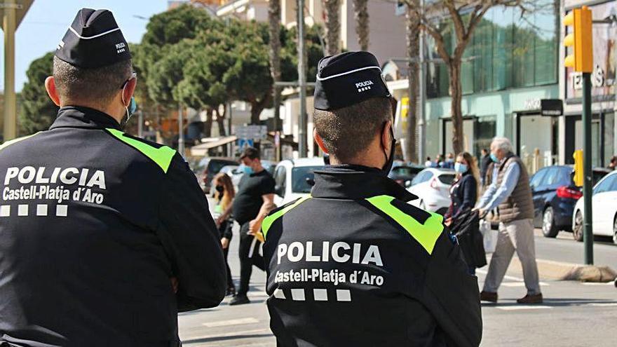 La Policia Local de Platja d&#039;Aro fent vigilància diumenge.