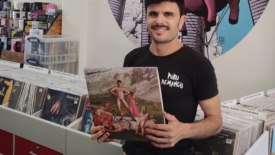 Rodrigo Cuevas presenta nuevo disco en Oviedo: “Ahora tenemos una relación más sana con la cultura propia”