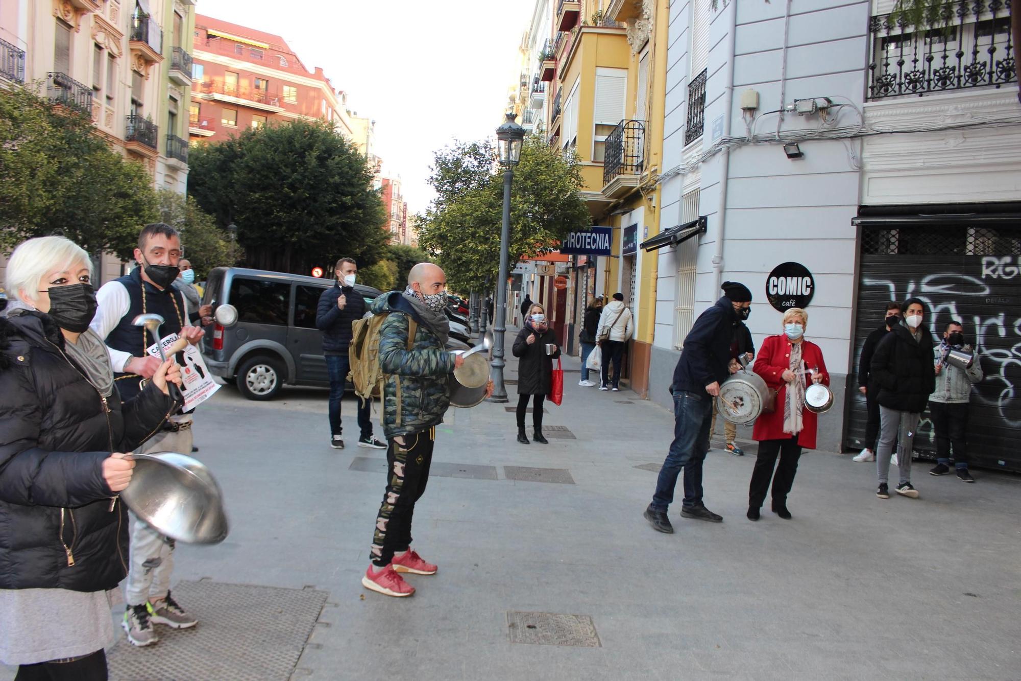 Cacerolada de la hostelería en contra del cierre a las 17 horas