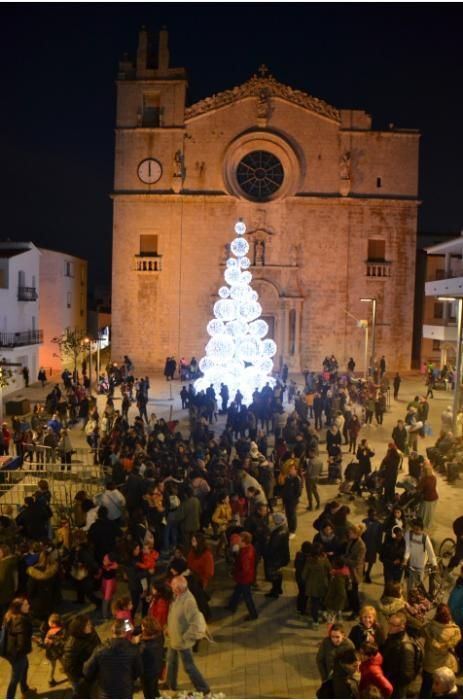 Encesa dels llums de Nadal als carrers i places de