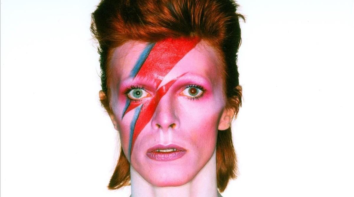 zentauroepp36225906 icult fotos de la exposici n de david bowie en el museo de a170704124324 zentauroepp36225906 icult fotos de la exposici n de david bowie en el museo de a170704124324