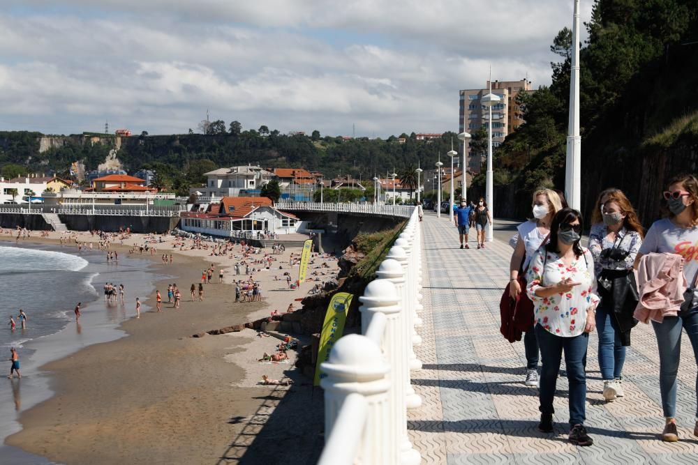 Sábado de playa en Asturias: parcelas de arenal