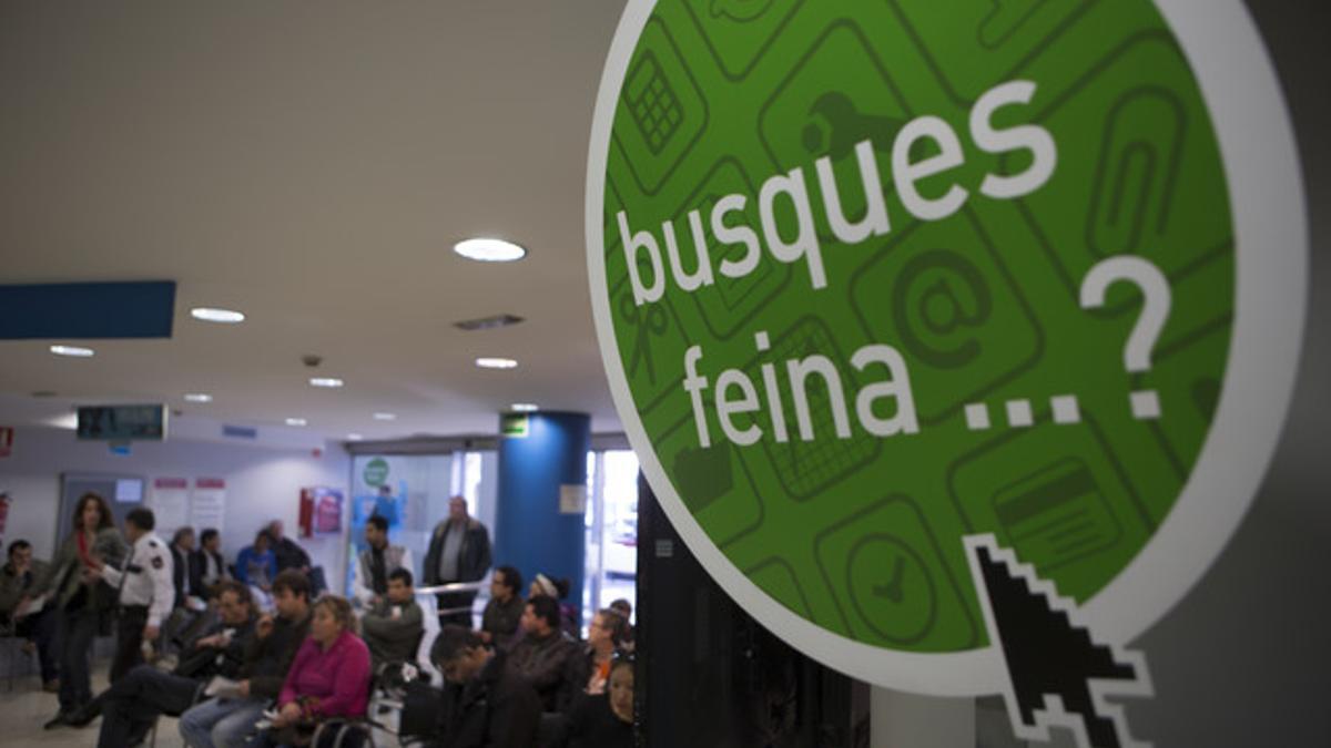 Oficina de empleo en la calle Sepúlveda de Barcelona.