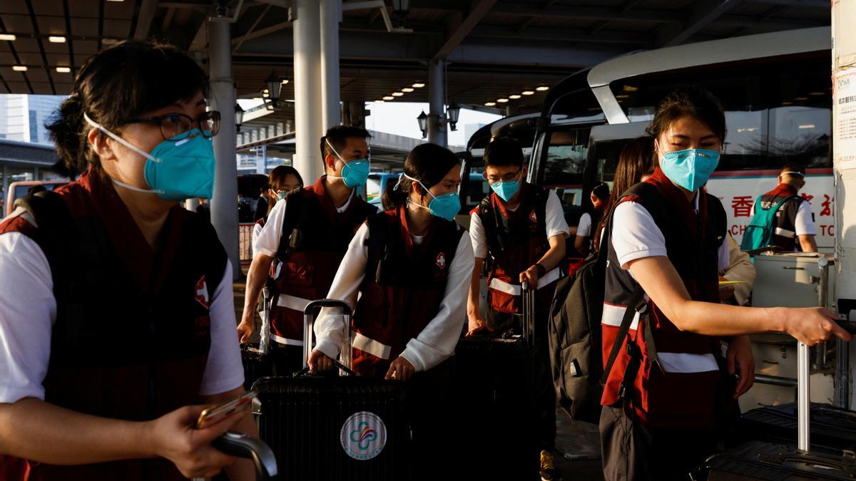 China confina Shenzhen ante el peor brote del virus desde marzo de 2020