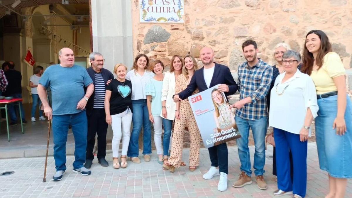 Lara y su equipo, junto al presidente de la Diputación, Toni Gaspar.