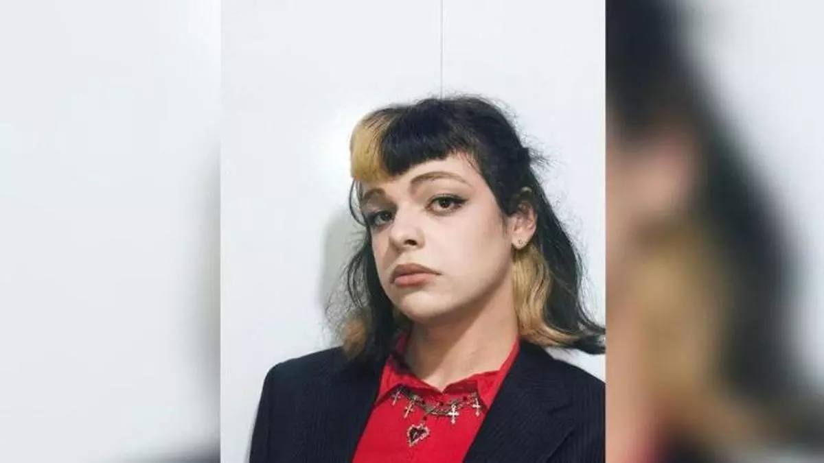Las farmacias de Vigo están desabastecidas de medicación hormonal: «Estoy cortando un parche en cuatro pedazos. Es arriesgado, pero no tengo opción»