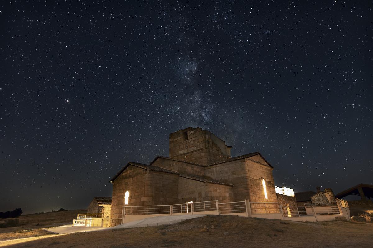 Cielo estrellado en el monasterio de Santa María de Melque.