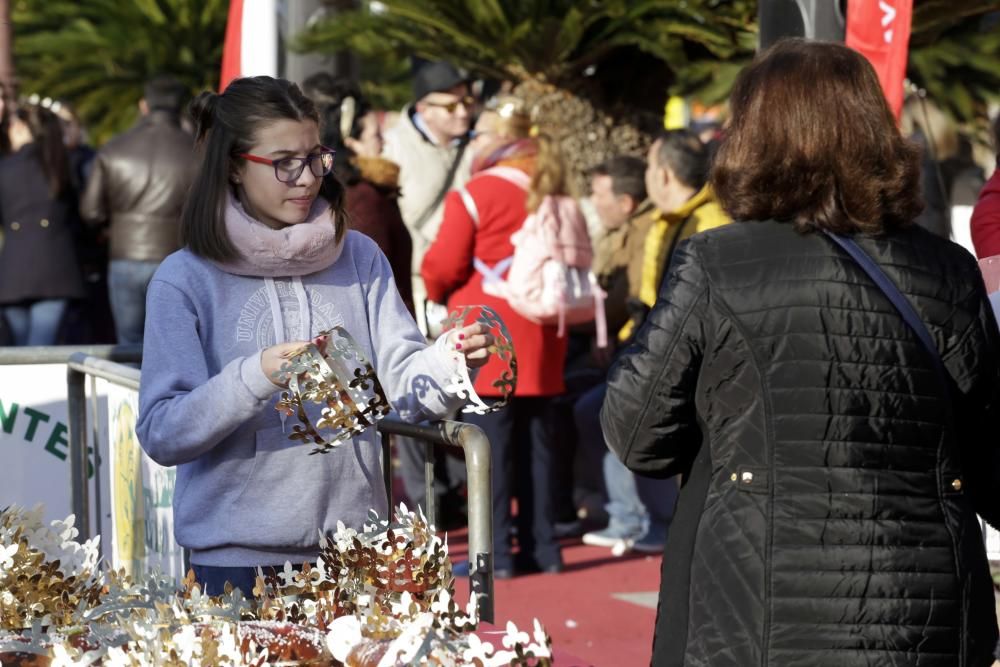 Los Reyes Magos llegan a Murcia repartiendo Roscón