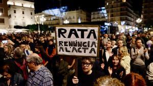 Les víctimes: "No ha dimitit, l’hem fet caure, però els problemes segueixen"