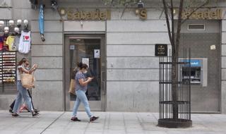 El ERE de Sabadell elevará el ajuste de empleo a 17.000 puestos de trabajo en el último año