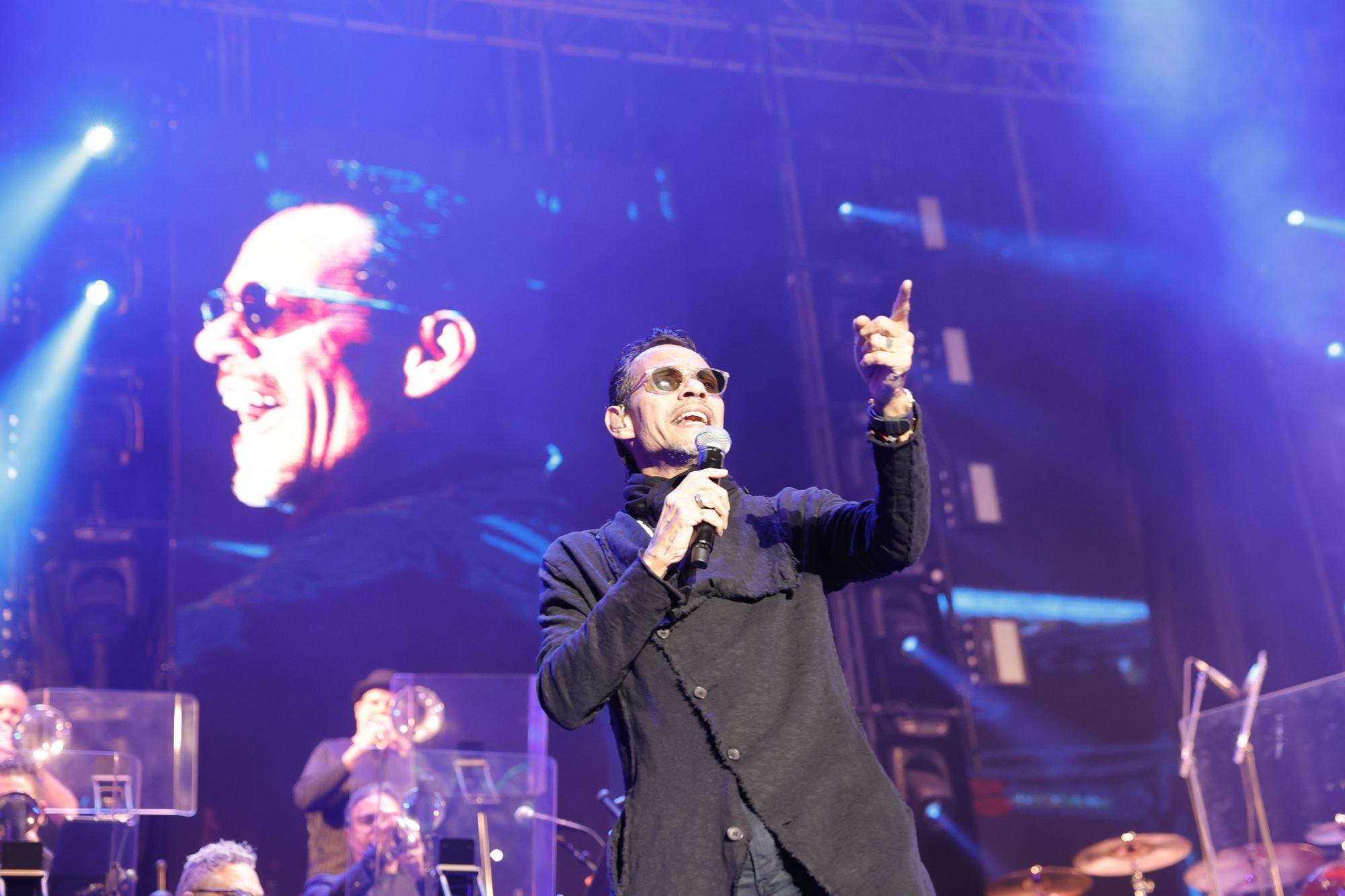 La espera "valió la pena": Marc Anthony parte caderas en Oviedo a ritmo de salsa