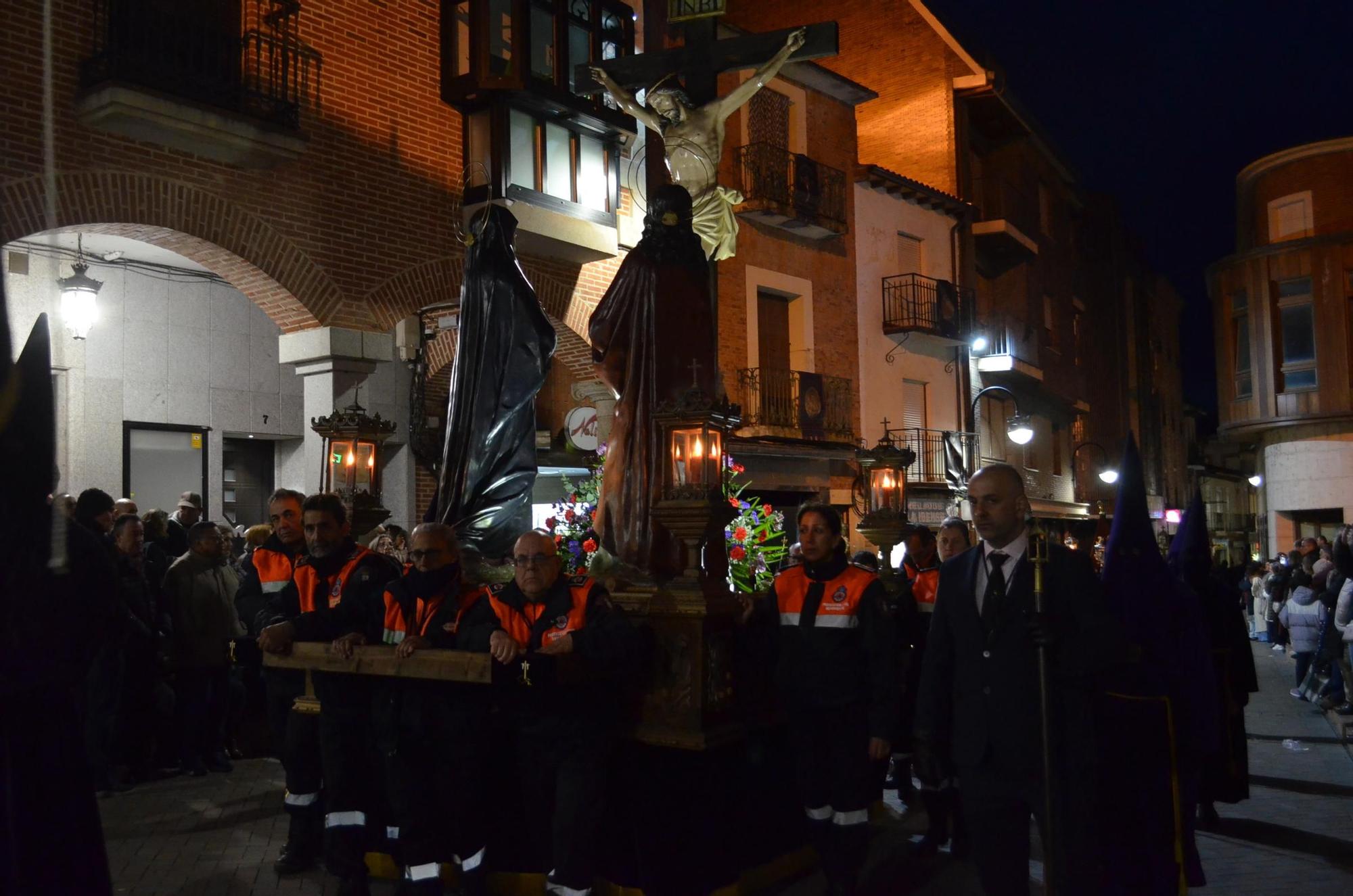 GALERÍA | Procesión del Santo Entierro de Benavente, en imágenes