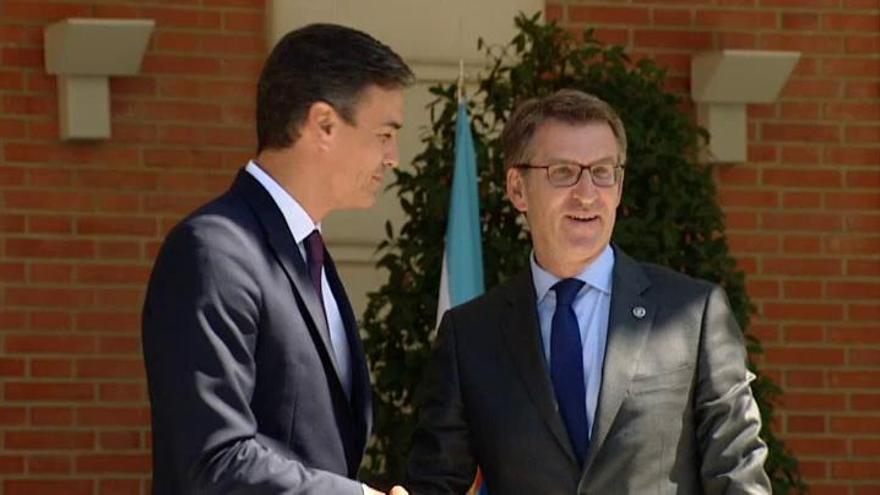 Pedro Sánchez recibe en Moncloa a Alberto Núñez Feijóo