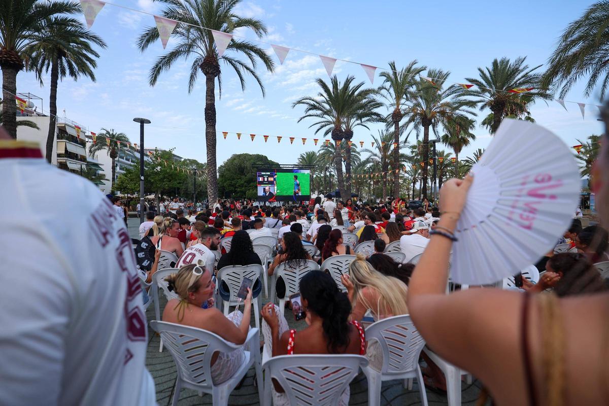 Galería: el ambiente del público durante la semifinal del Mundial entre España y Francia