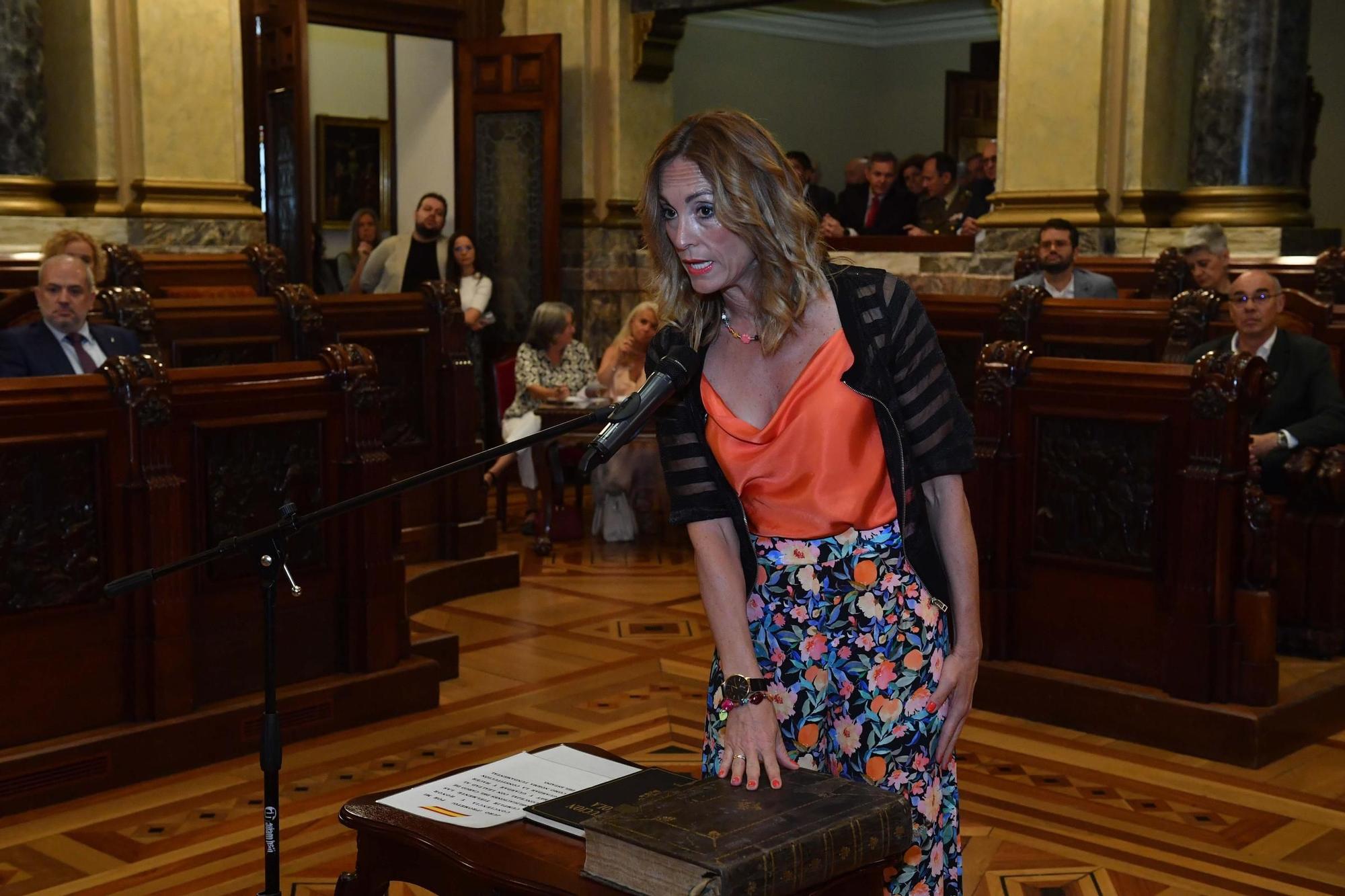 Investidura Inés Rey: La alcaldesa de A Coruña jura su cargo por ...