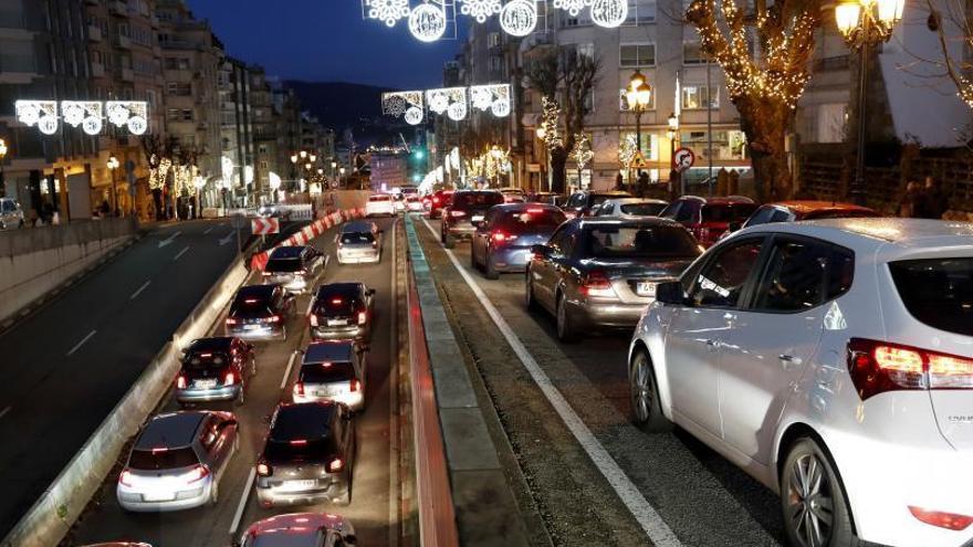 El desvío del tráfico de las luces a Samil alivia los atascos en los accesos al centro de Vigo