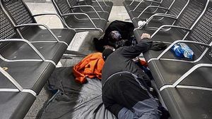 Personas sintecho en el aeropuerto de Palma