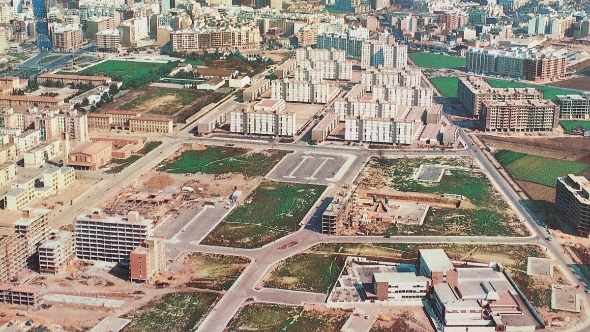 Así era el barrio de Tres Forques en 1970 y así es en la actualidad